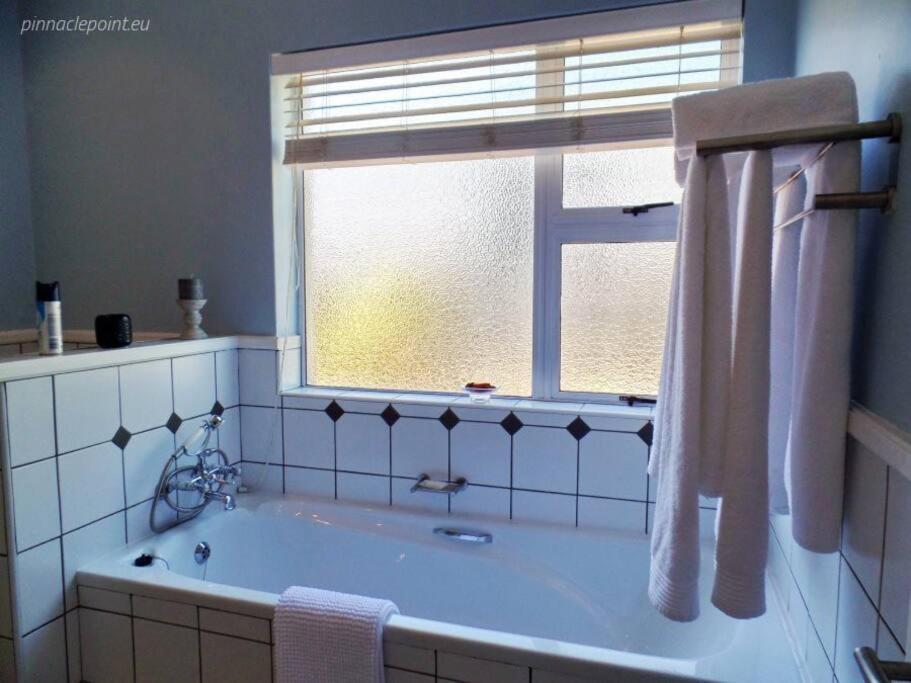 Signature 3 @ Pinnacle Point Golf Estate Holiday home *